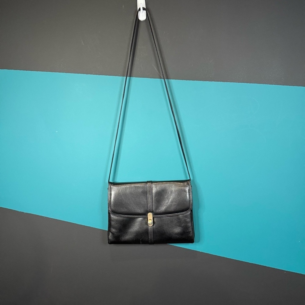 Elegant Black Leather Shoulder Bag